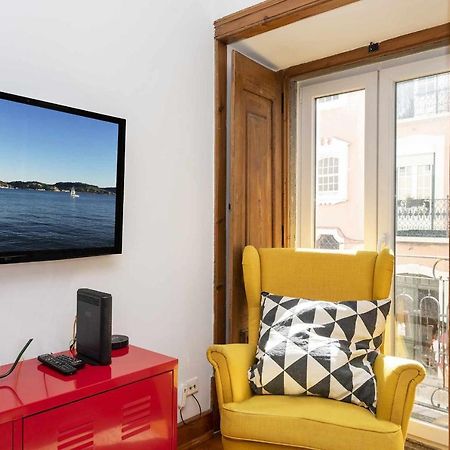 Typical Portuguese Apartment In Sao Bento Lisbon Bagian luar foto