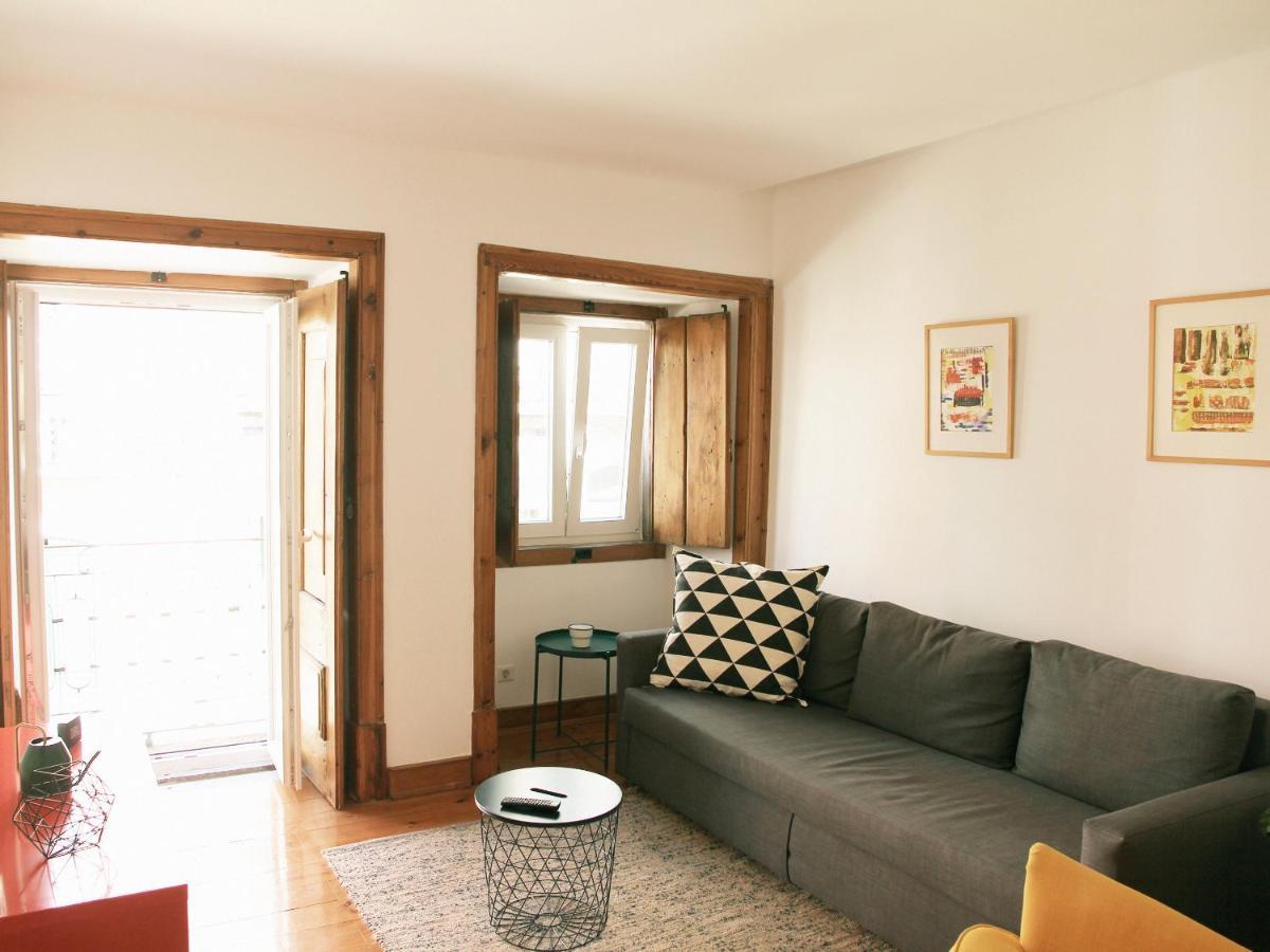 Typical Portuguese Apartment In Sao Bento Lisbon Bagian luar foto