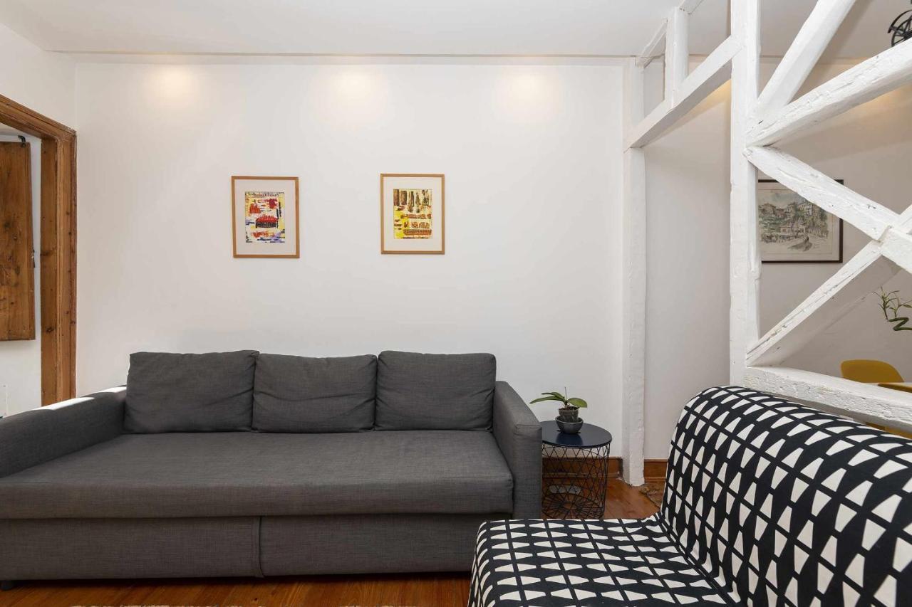 Typical Portuguese Apartment In Sao Bento Lisbon Bagian luar foto