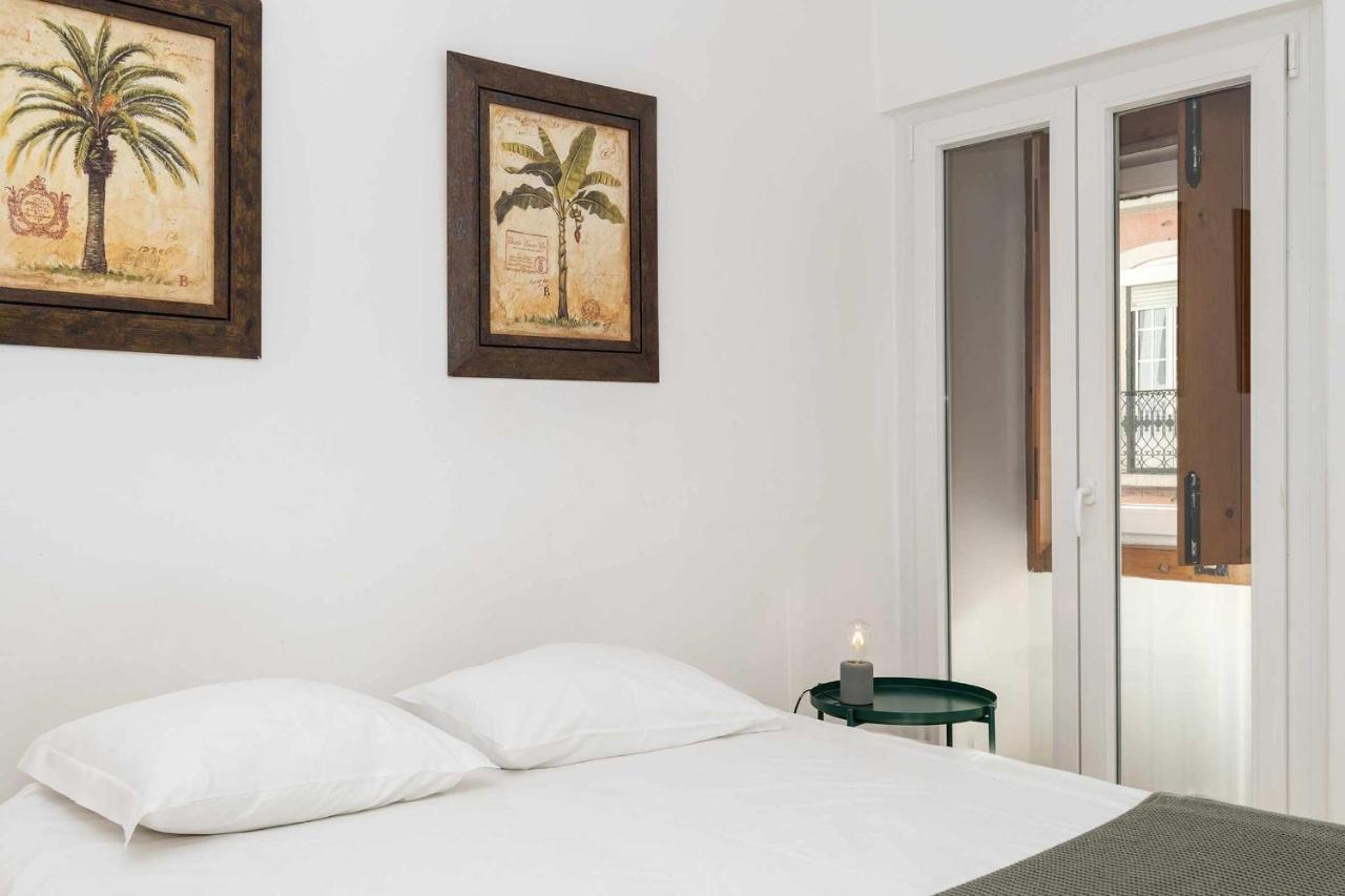 Typical Portuguese Apartment In Sao Bento Lisbon Bagian luar foto