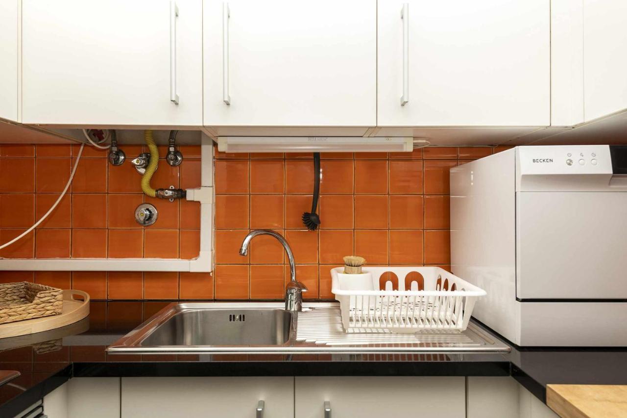 Typical Portuguese Apartment In Sao Bento Lisbon Bagian luar foto