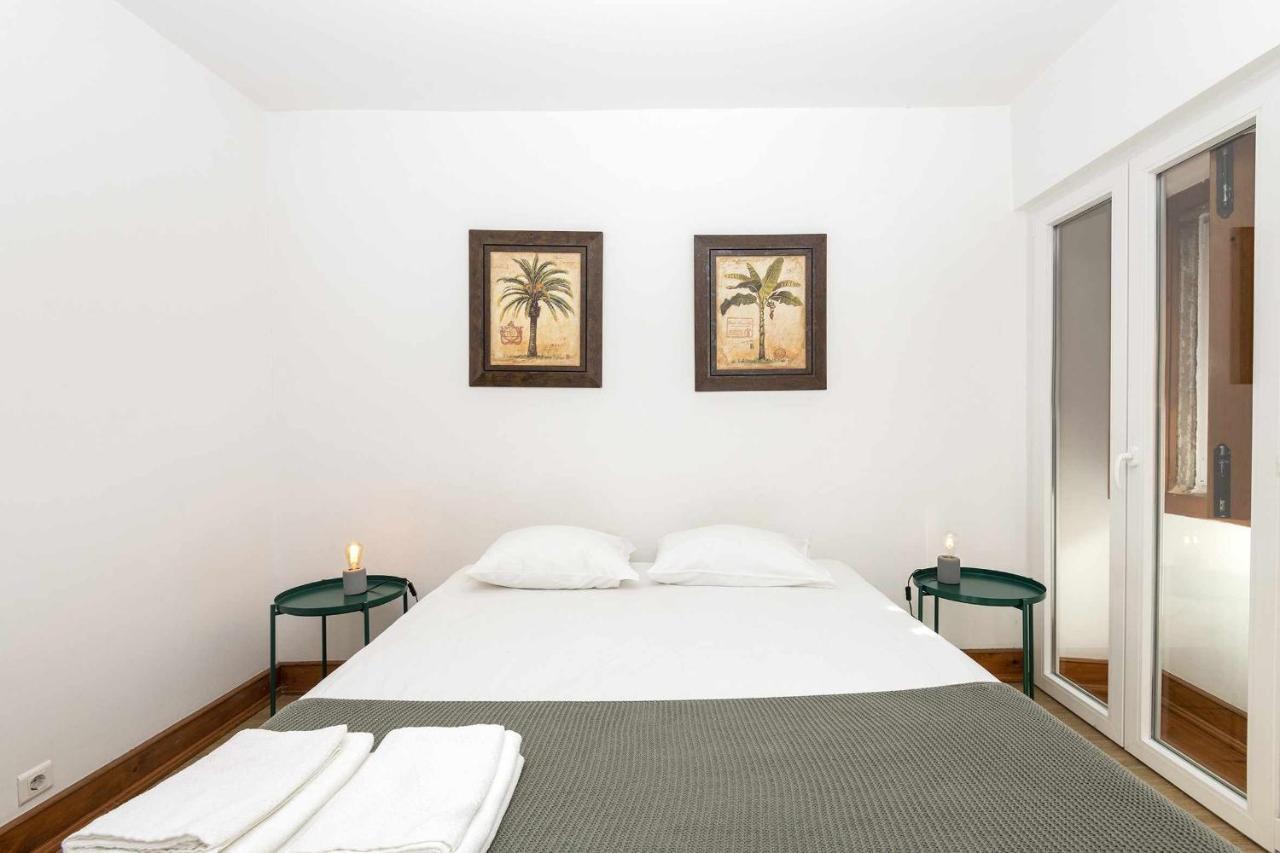 Typical Portuguese Apartment In Sao Bento Lisbon Bagian luar foto
